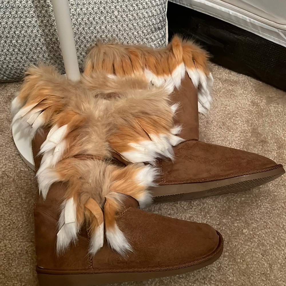 Never Worn, Shoe Dazzle, cute & comfy, Faux Fur Boots